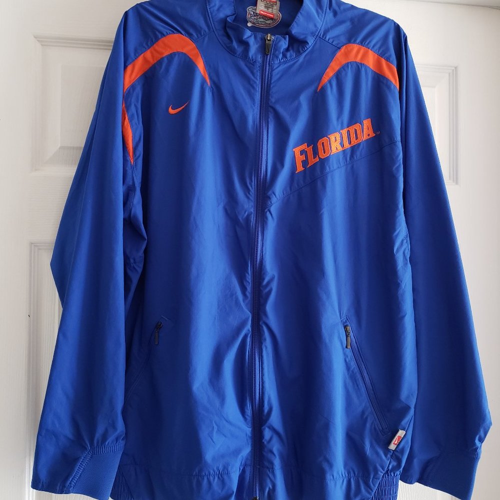 Nike Windbreaker - Picture 1 of 3